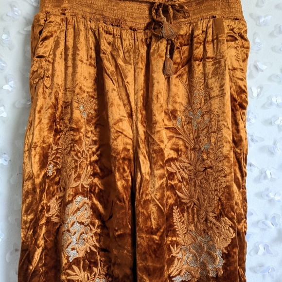 Anthropologie Rosie Embroidered Velvet Joggers NEW - Picture 5 of 7